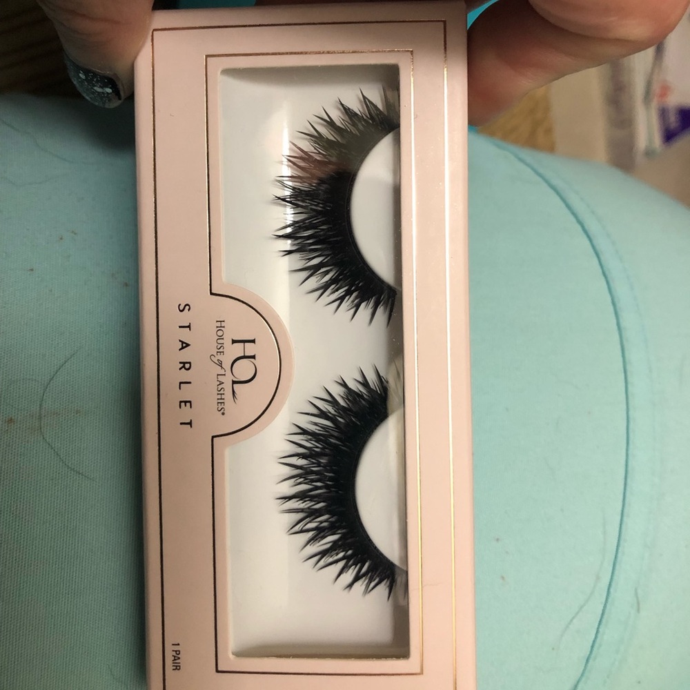 Lashes - Picture 2 of 3